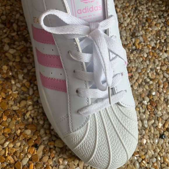 💖 Adidas Superstar 💫 kicks - Picture 3 of 8